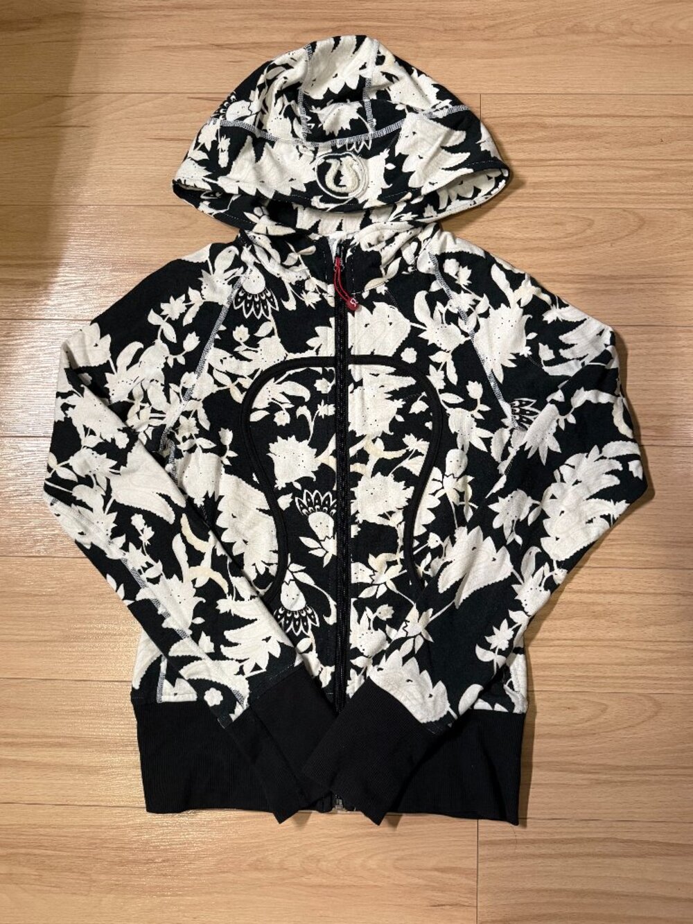 Vintage Y2K Lululemon Floral Full Zip Hoodie Modal Lycra Black Cream Size 2